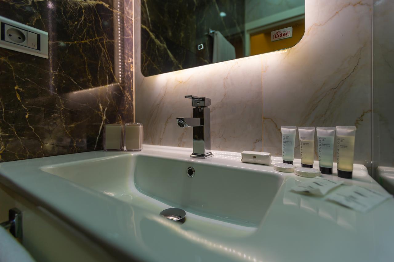 Aksent Hotel Баку Екстер'єр фото